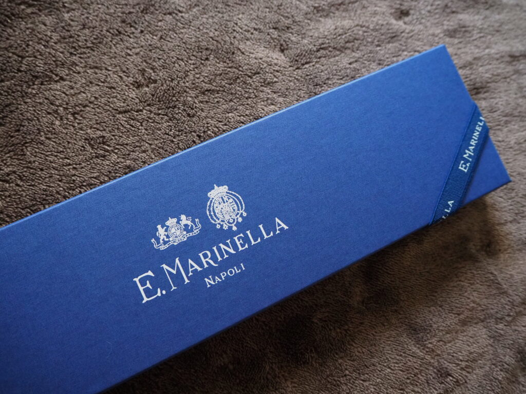 あがりのネイビーソリッド。E.MARINELLA（マリネッラ）の50oz